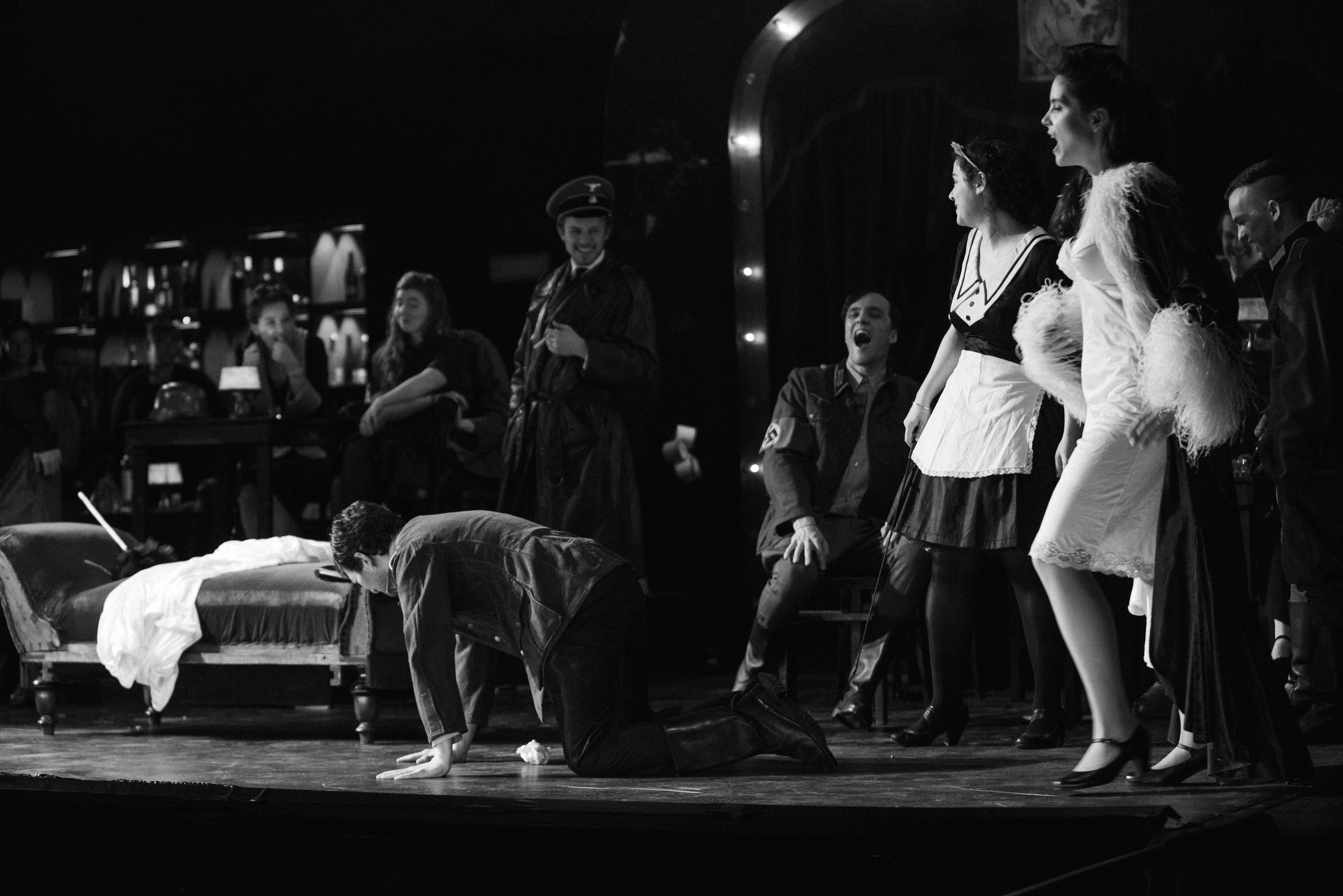 Fledermaus Scene 1